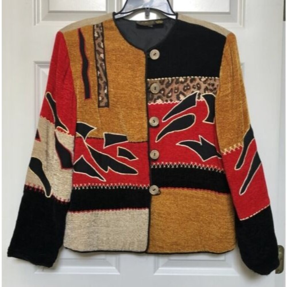 ALLURE JACKET EMBROIDERED MULTICOLOR VINTAGE SIZE L PADS SOULDERS, FULL LINED